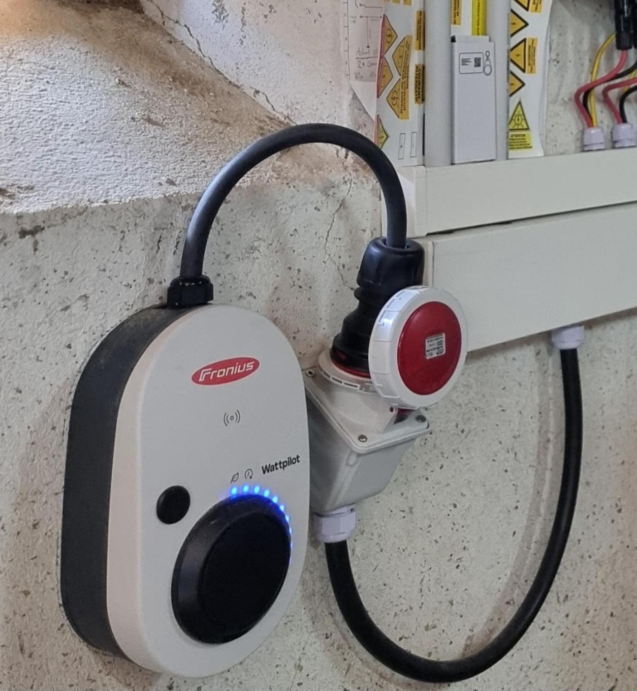 Chateau Roquehort Avec Ev Recharge Point 22Kw Monein Exterior foto